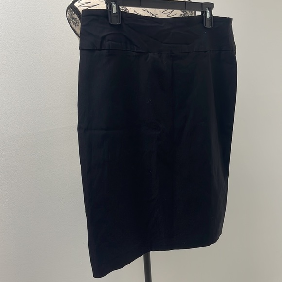 In brand new condition Woman’s Soho Apparel skirt. Size is XL. - Picture 5 of 13